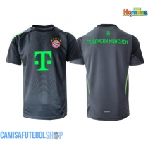 Camisa de time de futebol Bayern Munich Goleiro Replicas 2º Equipamento 2025-26 Manga Curta